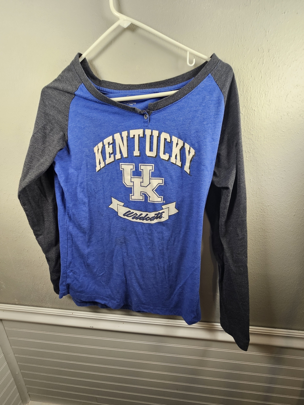 Colosseum Blue and Gray Kentucky Wildcats Long Sleeve Raglan Tee